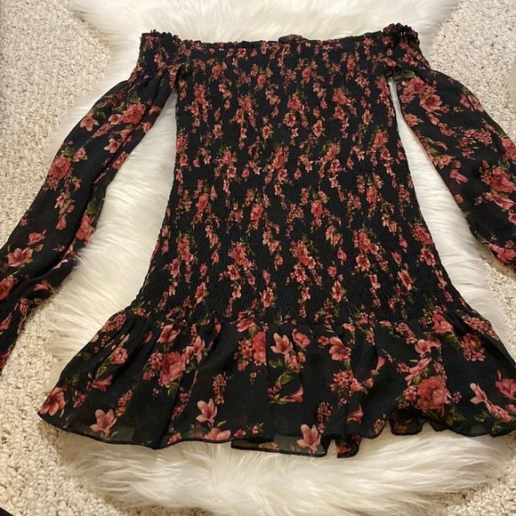 Forever 21 Dresses & Skirts - Forever 21 Floral Off The Shoulder Dress